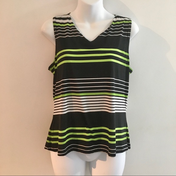 Jessica | V-neck Tank (L) - Picture 2 of 8